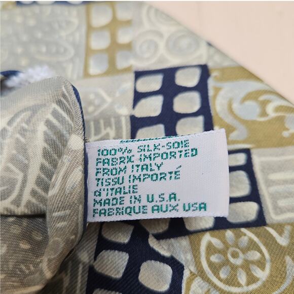 Joseph Abboud Mens Tie 100% Italian Silk Office 57" Long 3.75" @ Widest Point - Picture 5 of 5